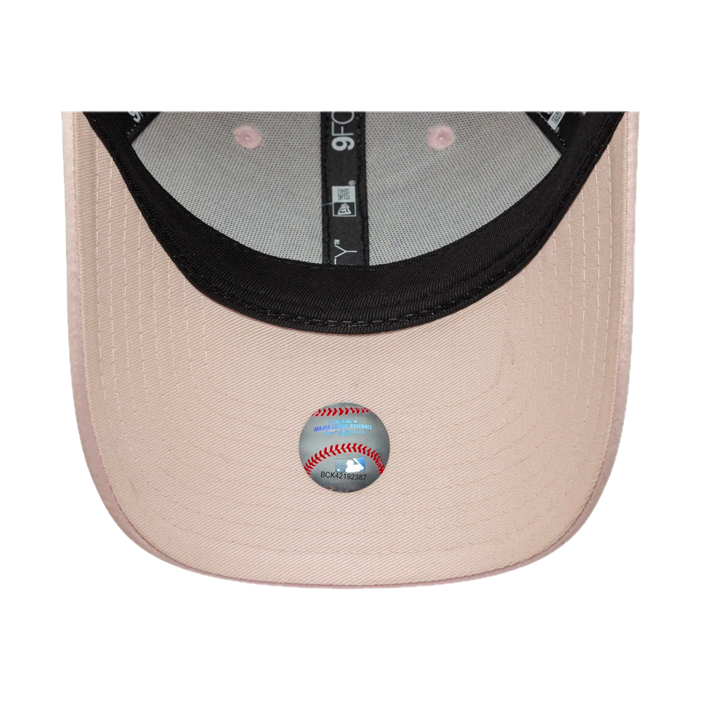 New Era W' 9FORTY New York Yankees MLB Satin Pink 60771882