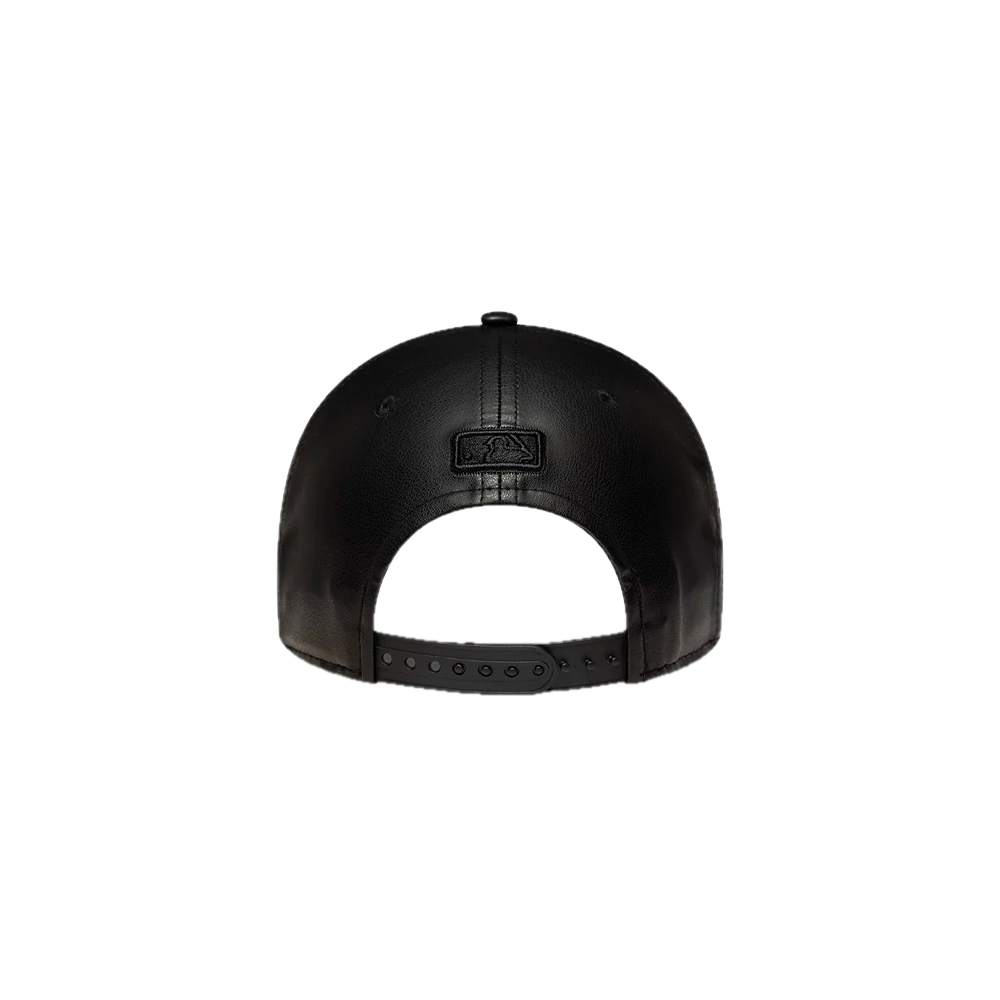New Era New York Yankees Womens MLB Diamante PU Black 9FORTY M-Crown Adjustable Cap 60915811